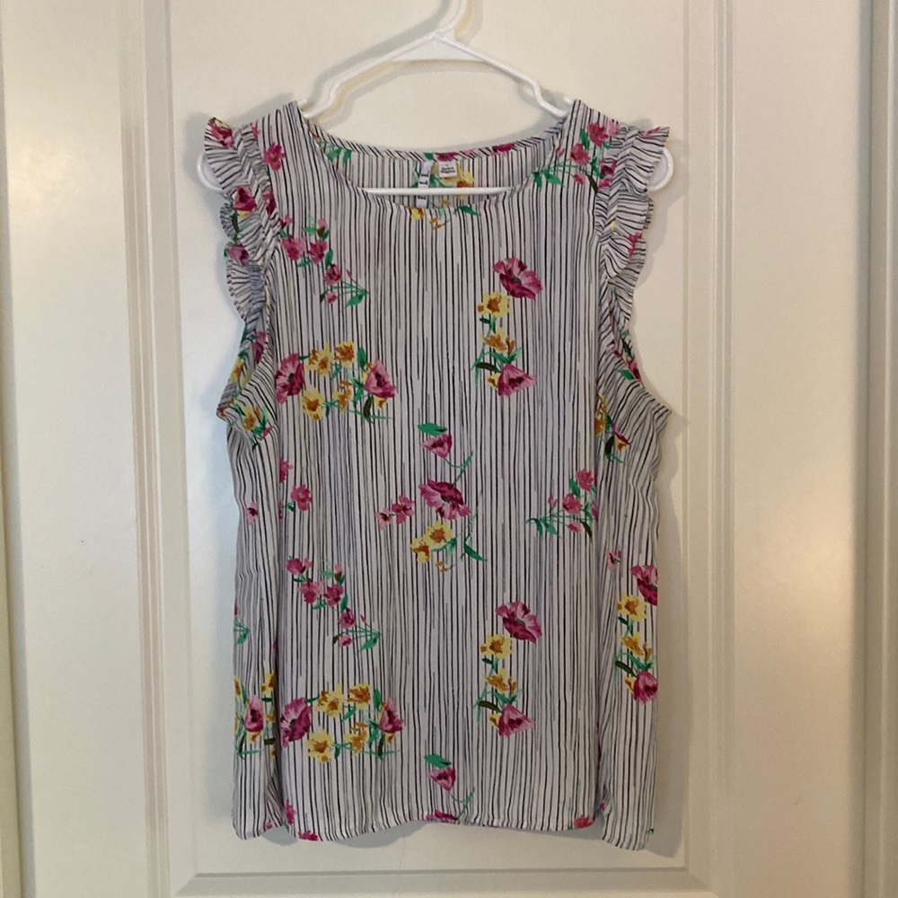 Adorable flutter sleeve blouse